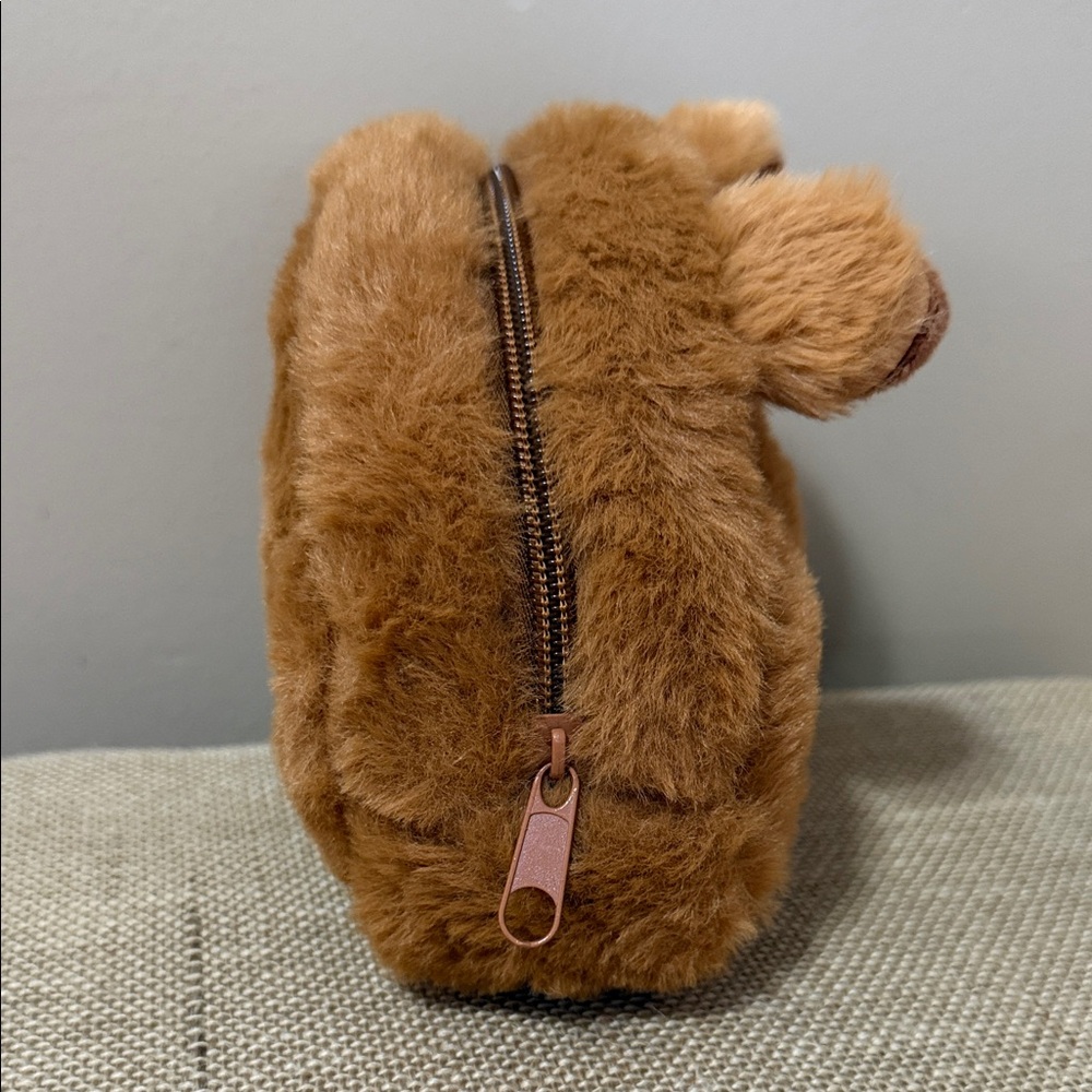 💝 Plush Brown Hello Kitty Capybara Bag with Pink Bow Cosmetic, Accessories etc. - Picture 5 of 7